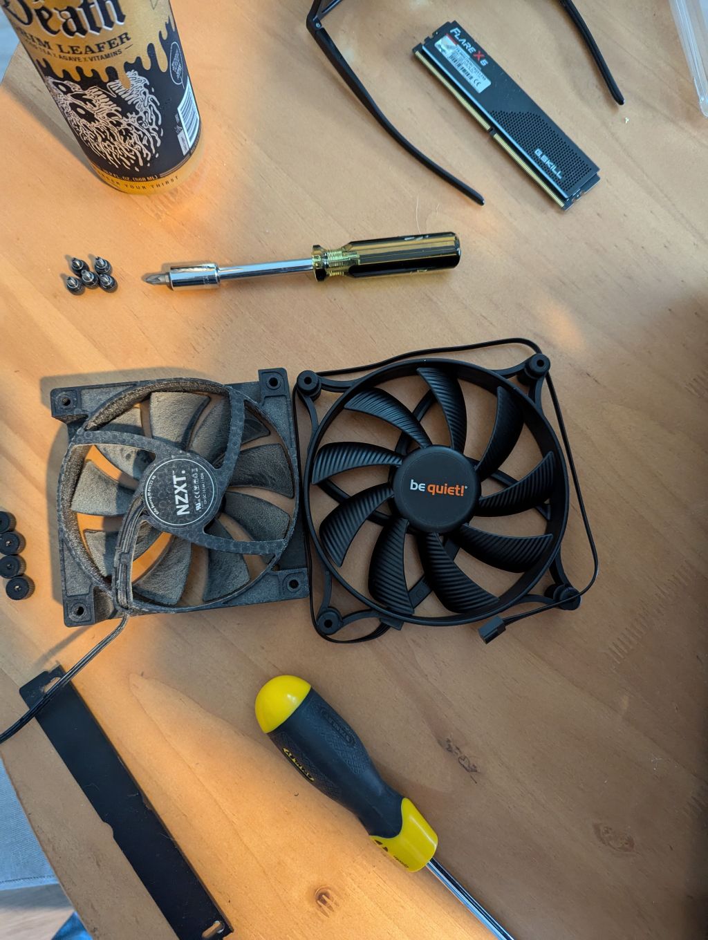Fan comparison. Left: DIRTY; Right: A nice quiet boy